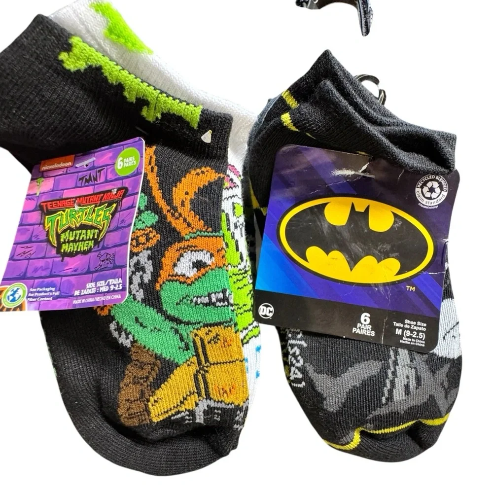 Set of 2 Teenage Mutant Ninja Turtles/DC Batman Socks Brand new Sz‎ M 9-2.5